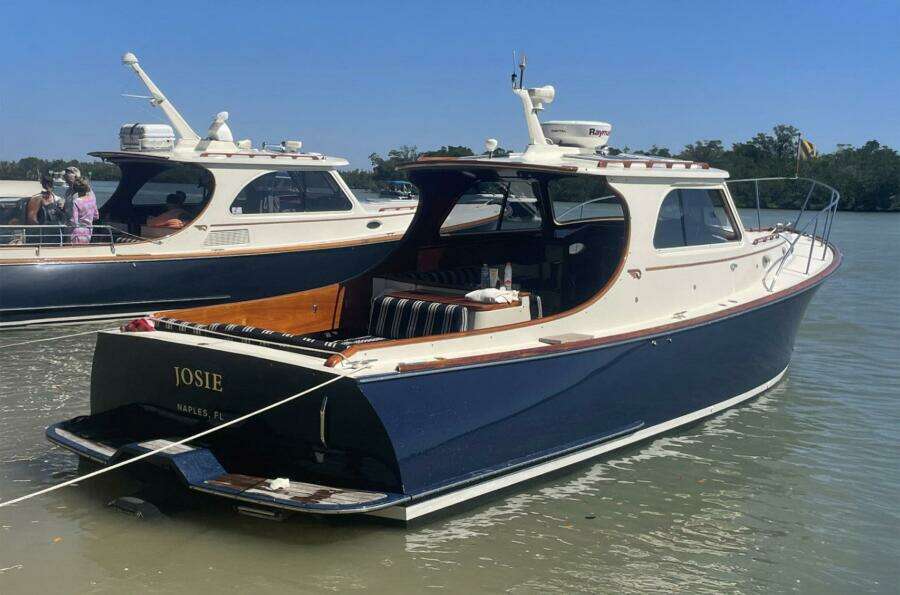 2000 Hinckley 36 Picnic Boat EP