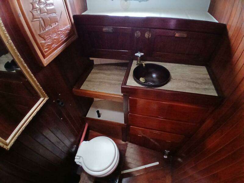 1980 Hardin Center Cockpit