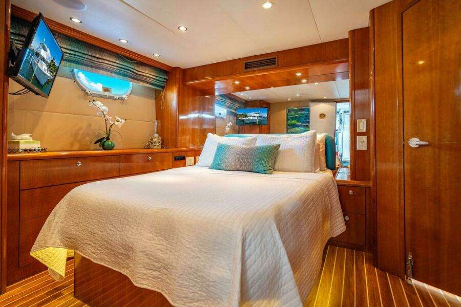 2003 Hatteras Cockpit MY