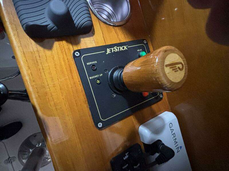 2004 Hinckley 36 Picnic Boat EP