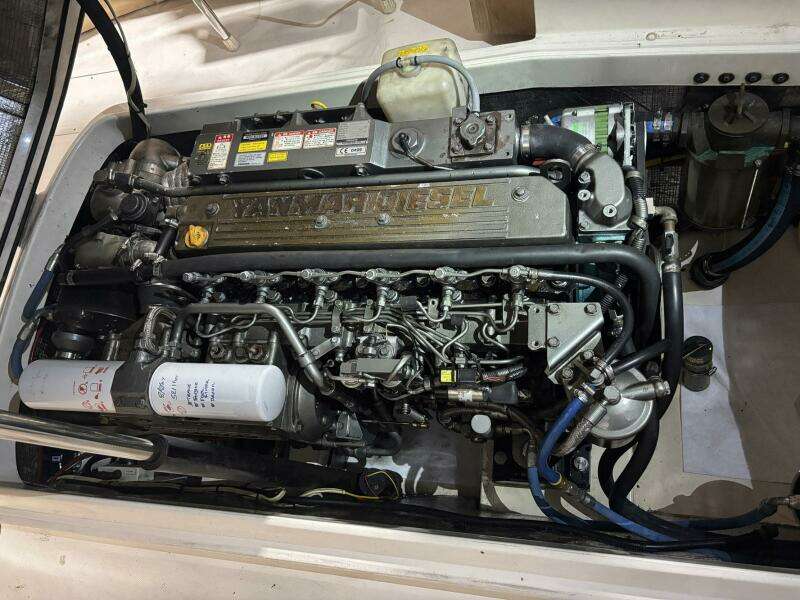 2004 Hinckley 36 Picnic Boat EP