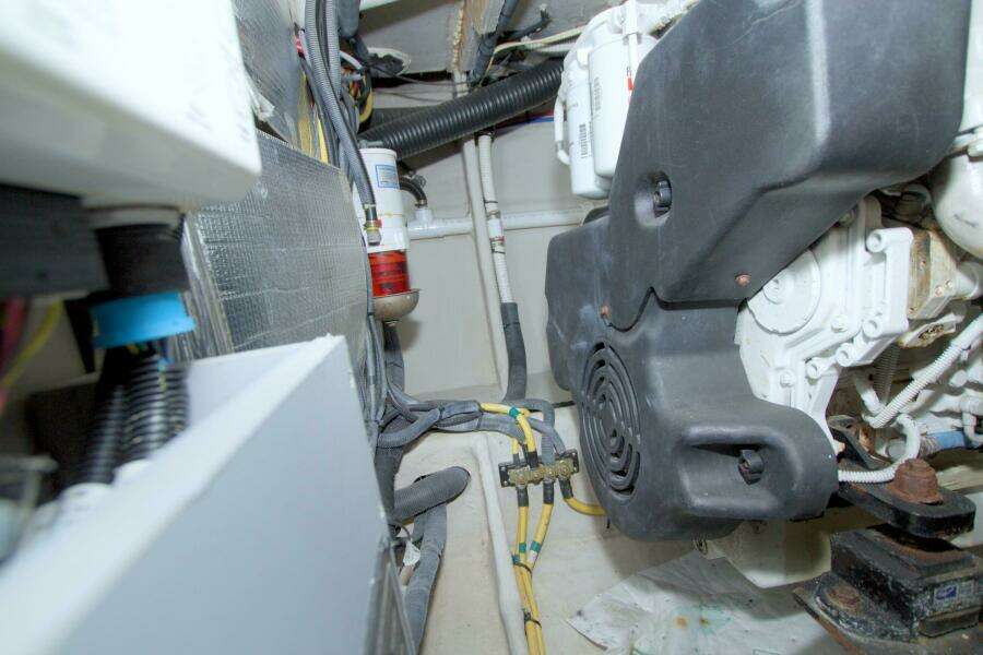 2013 Meridian 441 Sedan