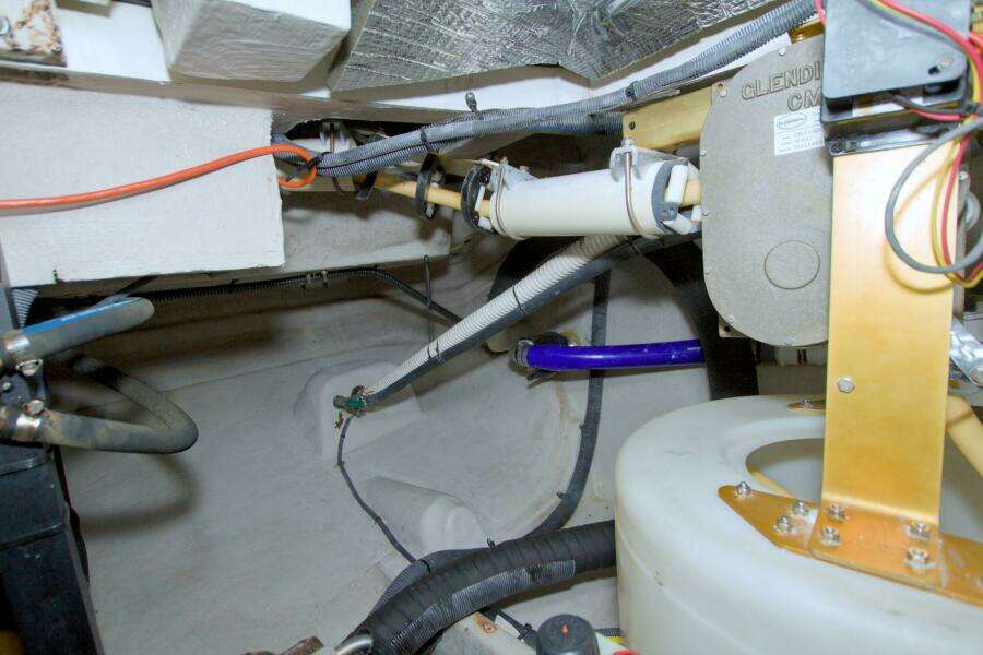 2013 Meridian 441 Sedan