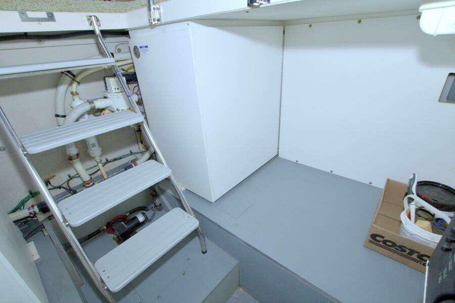 2013 Meridian 441 Sedan