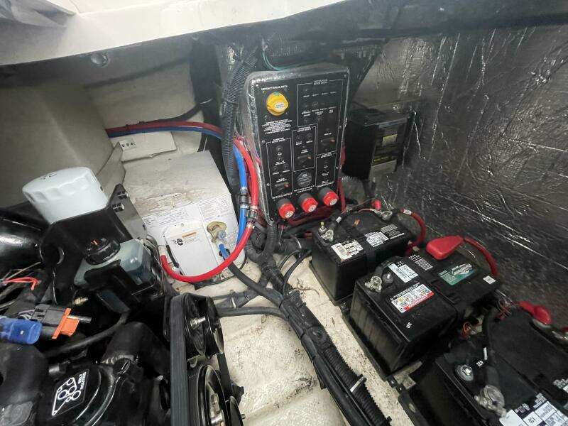 2016 Rinker 310 Express