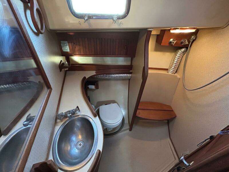 Head/Shower port side