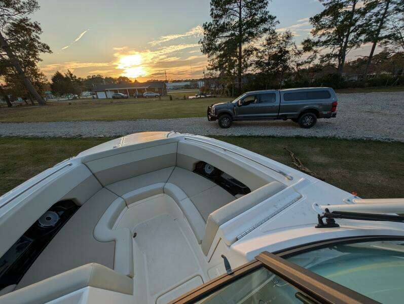 2023 Boston Whaler 240 Vantage