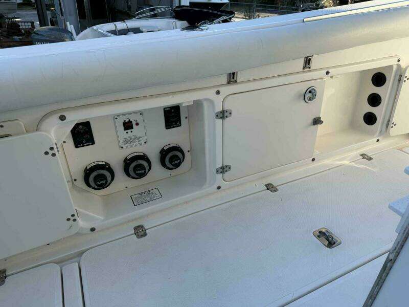 2004 Century 3200 Center Console
