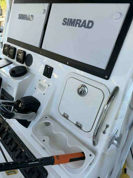 2004 Century 3200 Center Console