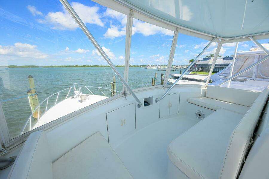 Post 50 SEANYLE - Flybridge- Seating