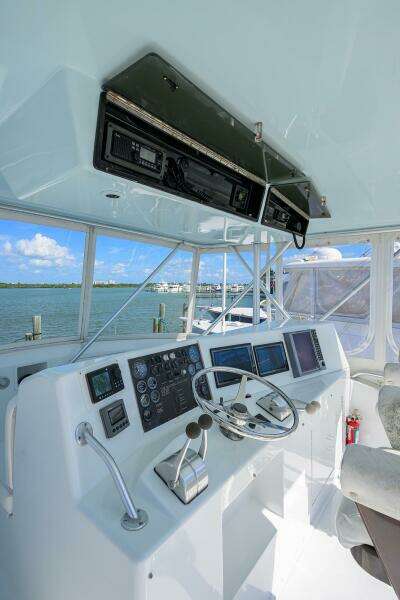 Post 50 SEANYLE - Flybridge- Helm