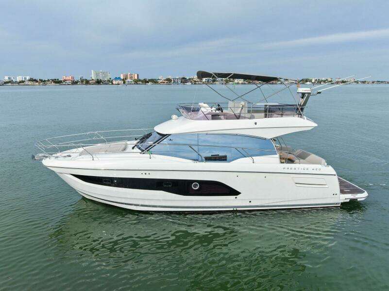 2022 Prestige 420 FLybridge SO FLY 