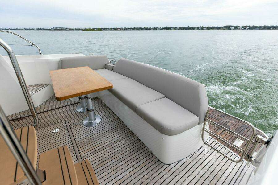 2022 Prestige 420 FLybridge SO FLY 