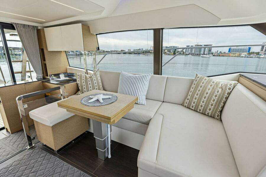 2022 Prestige 420 FLybridge SO FLY 
