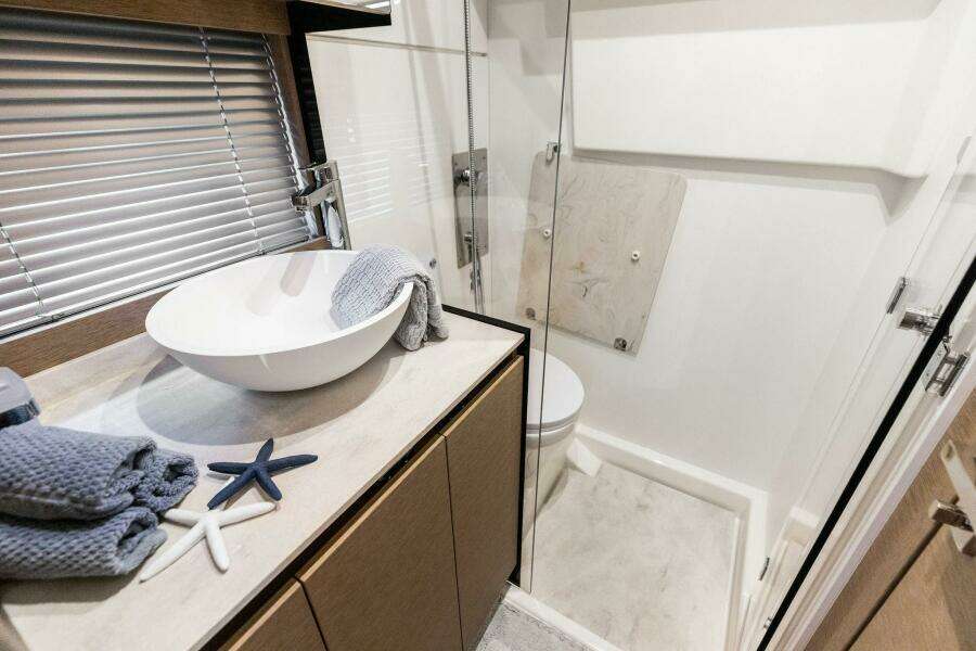 2022 Prestige 420 FLybridge SO FLY 