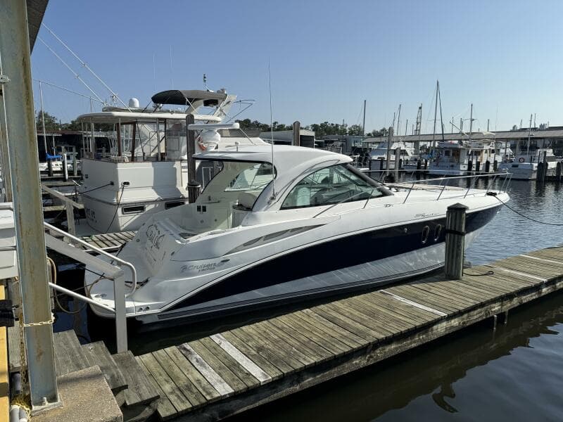 2008 Cruisers Yachts 390 Sport Coupe