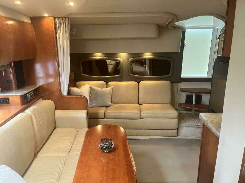 2008 Cruisers Yachts 390 Sport Coupe