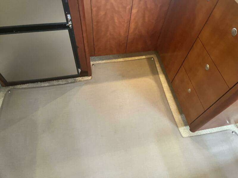 2008 Cruisers Yachts 390 Sport Coupe