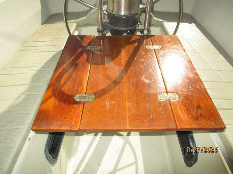 36' S2 cockpit table2