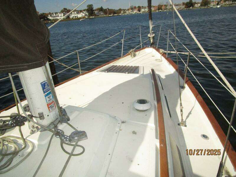 36' S2 foredeck2
