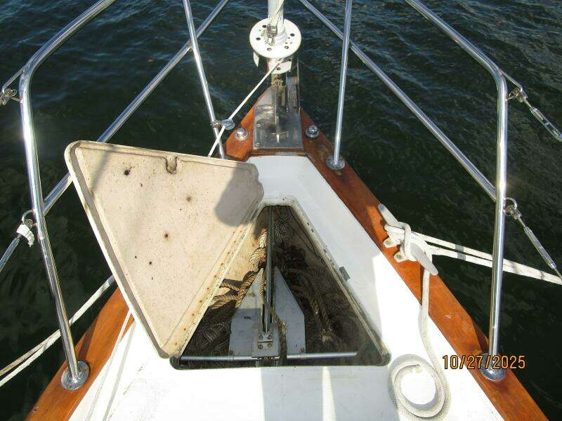 36' S2 anchor chain locker open