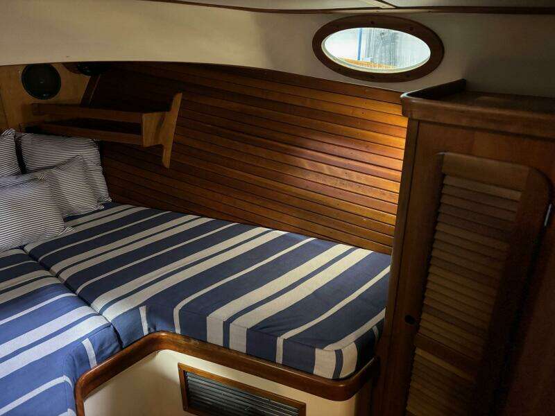 2003 Hinckley 36 Picnic Boat EP