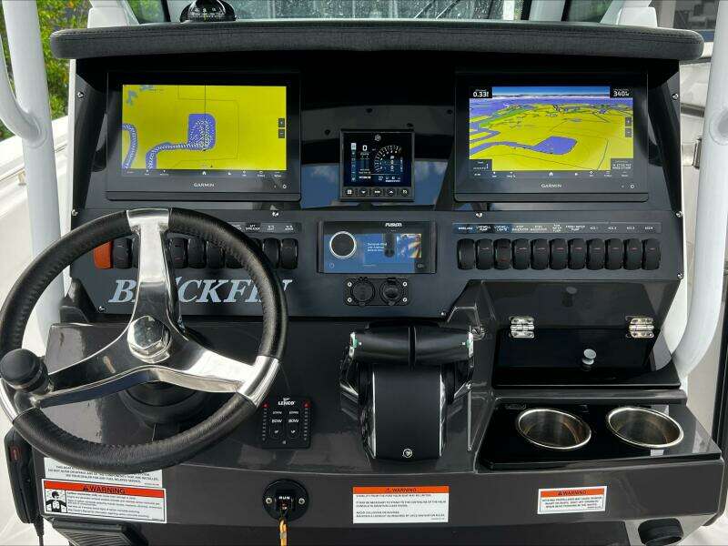 2023 Blackfin 272 CC