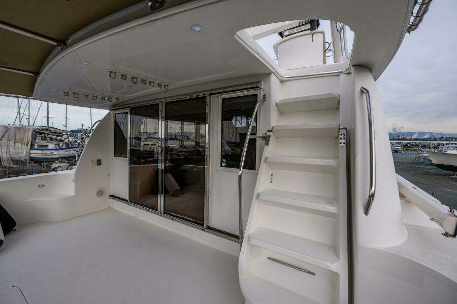2001 Navigator 61 Pilothouse