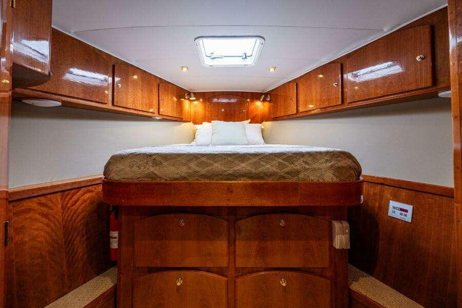 2001 Navigator 61 Pilothouse
