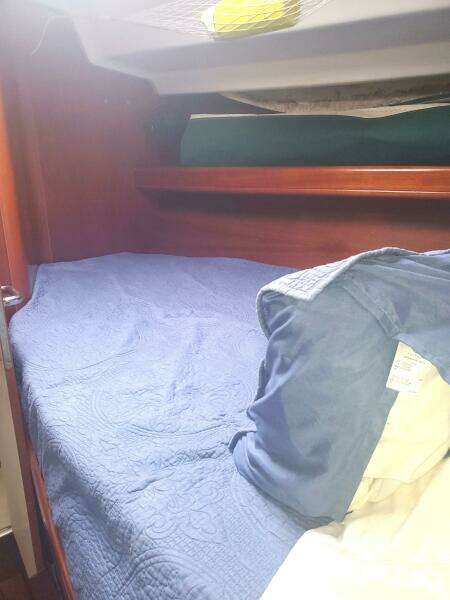 2003 Beneteau Center Cockpit