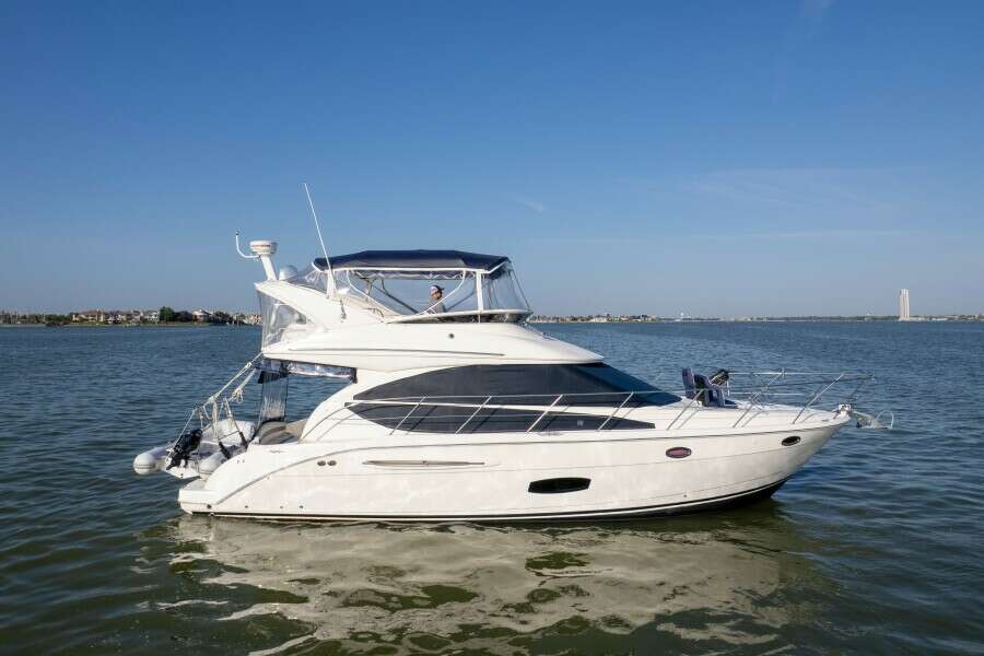 2010 Meridian 391 Motor Yacht