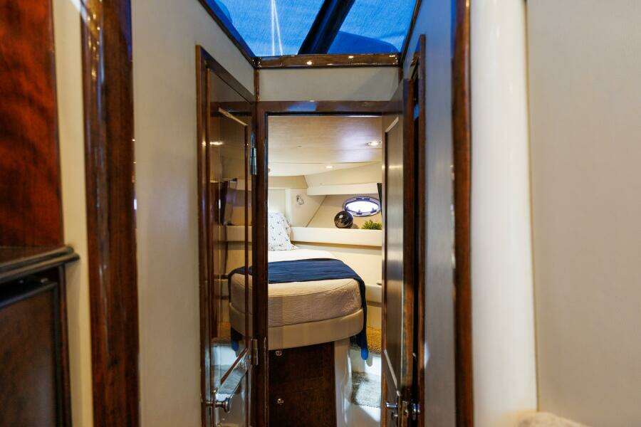 2010 Meridian 391 Motor Yacht