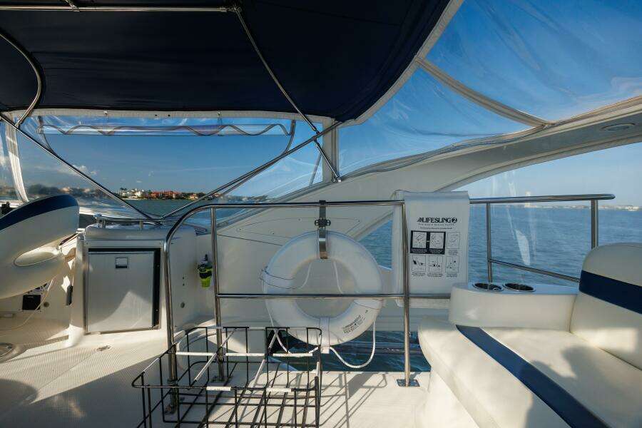 2010 Meridian 391 Motor Yacht