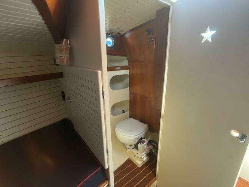 1980 Dyer 29 Bass Boat