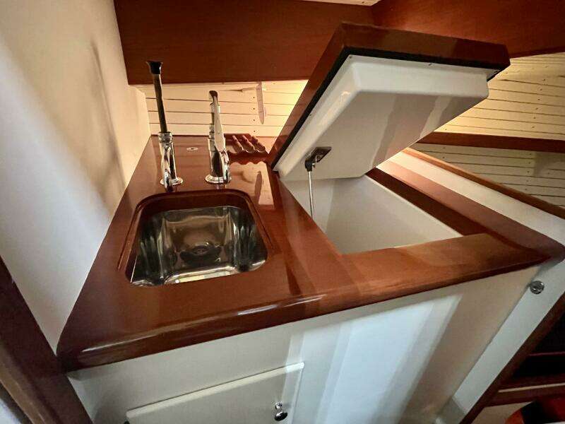 1980 Dyer 29 Bass Boat