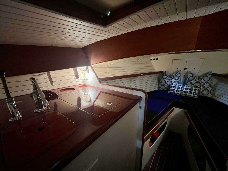 1980 Dyer 29 Bass Boat