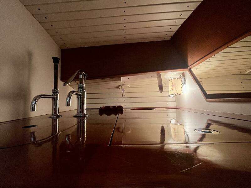 1980 Dyer 29 Bass Boat