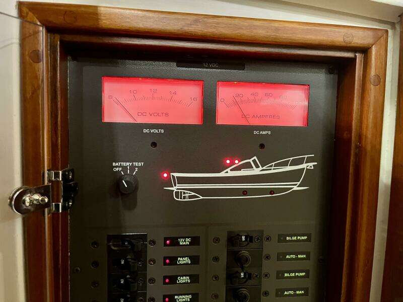 1980 Dyer 29 Bass Boat