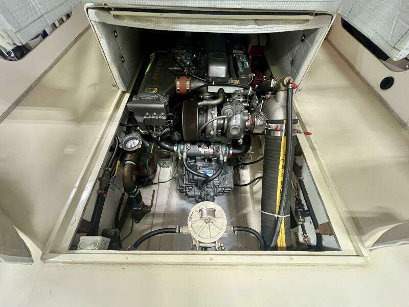 1980 Dyer 29 Bass Boat