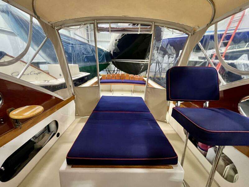 1980 Dyer 29 Bass Boat