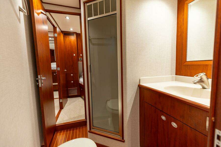 2006 Jim Smith 68 Convertible- STBD Jack and Jill Head