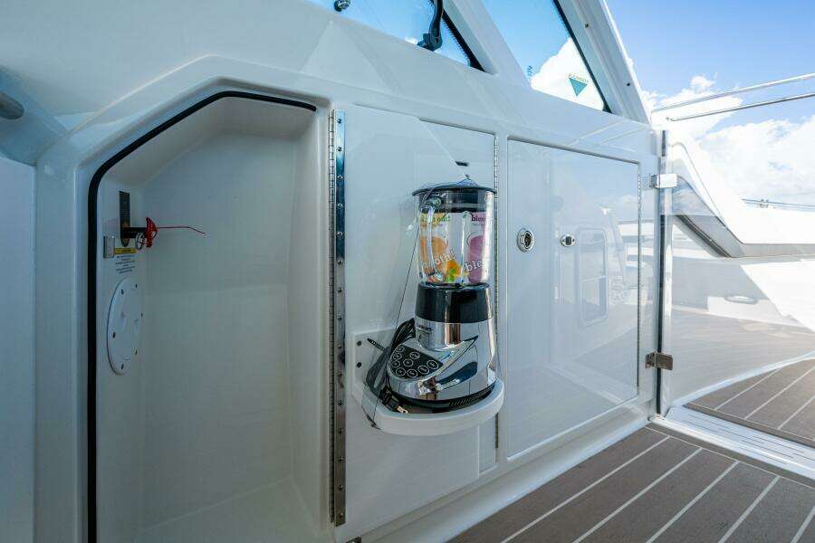 2022 Formula 380 ssc