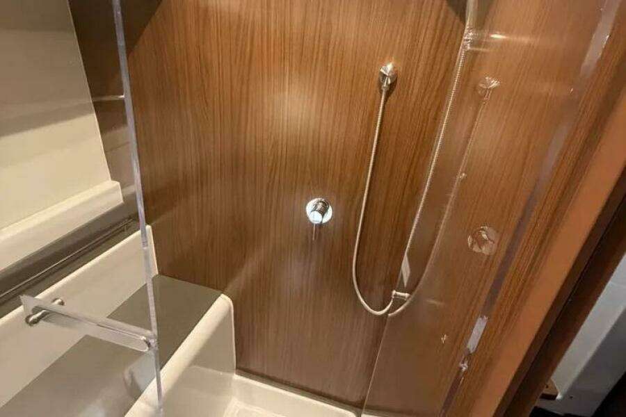 2022 Four Winns 355 Vista Coupe