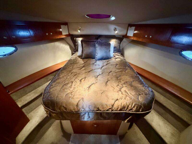 2006 Cruisers Yachts 415 Express