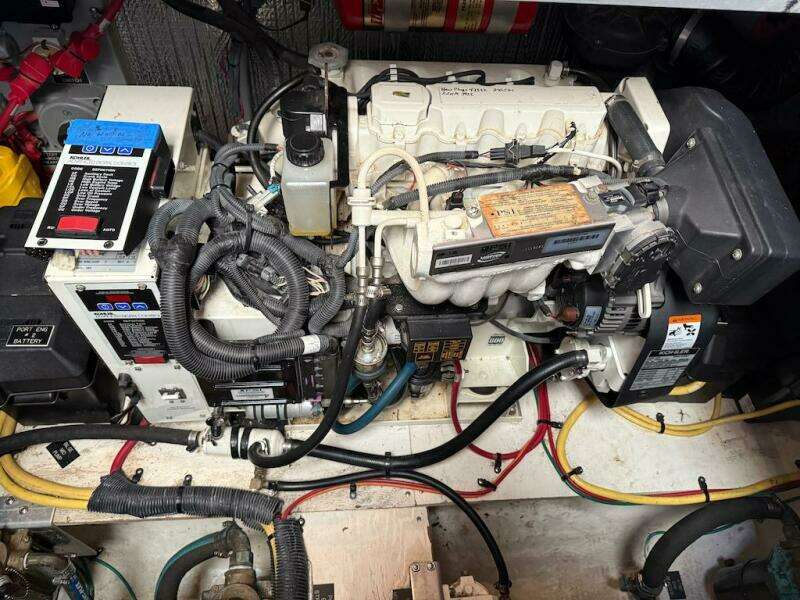 2006 Cruisers Yachts 415 Express