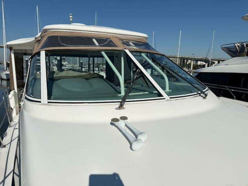 2006 Cruisers Yachts 415 Express