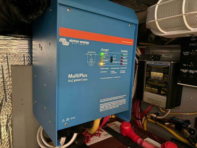 2006 Cruisers Yachts 415 Express