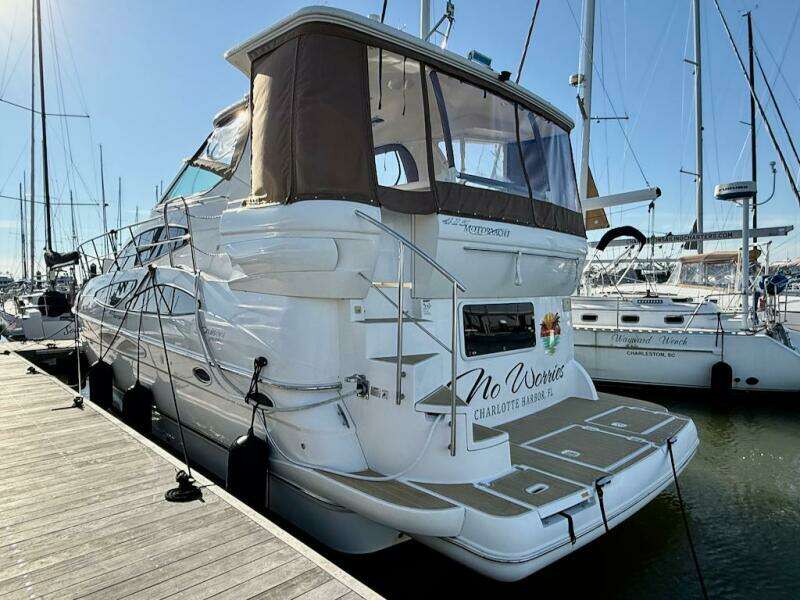 2006 Cruisers Yachts 415 Express