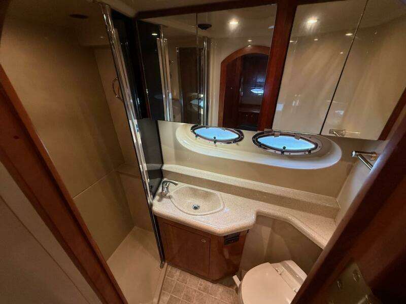 2006 Cruisers Yachts 415 Express