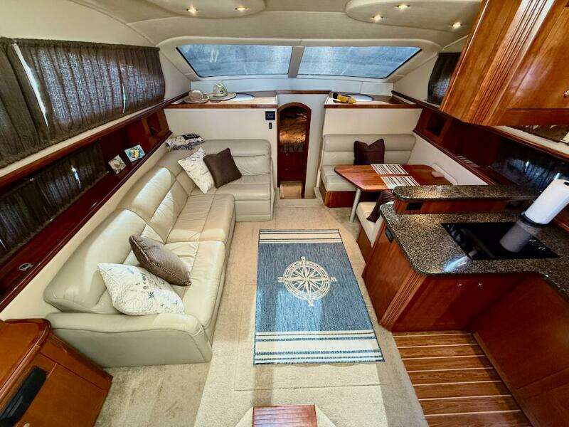 2006 Cruisers Yachts 415 Express